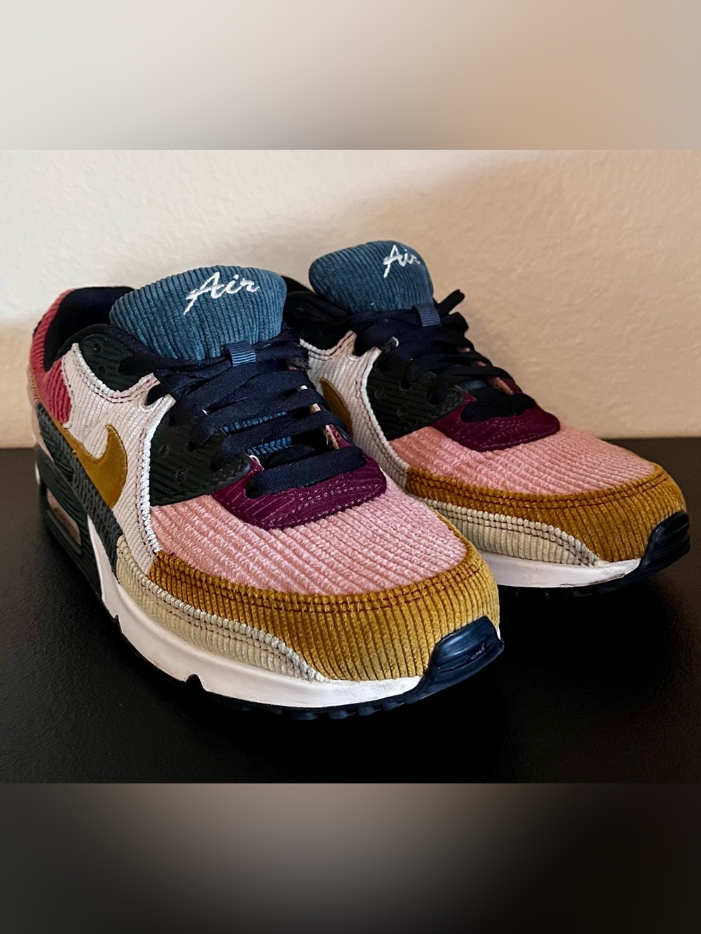 Nike Womans Size 9 Air Max Corduroy Multicolor Sneaker Nice!!